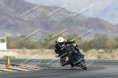 media/Oct-30-2025-Racers Edge (Thu) [[dabbdaf680]]/3-B Group/Session 2 (Turn 14)/